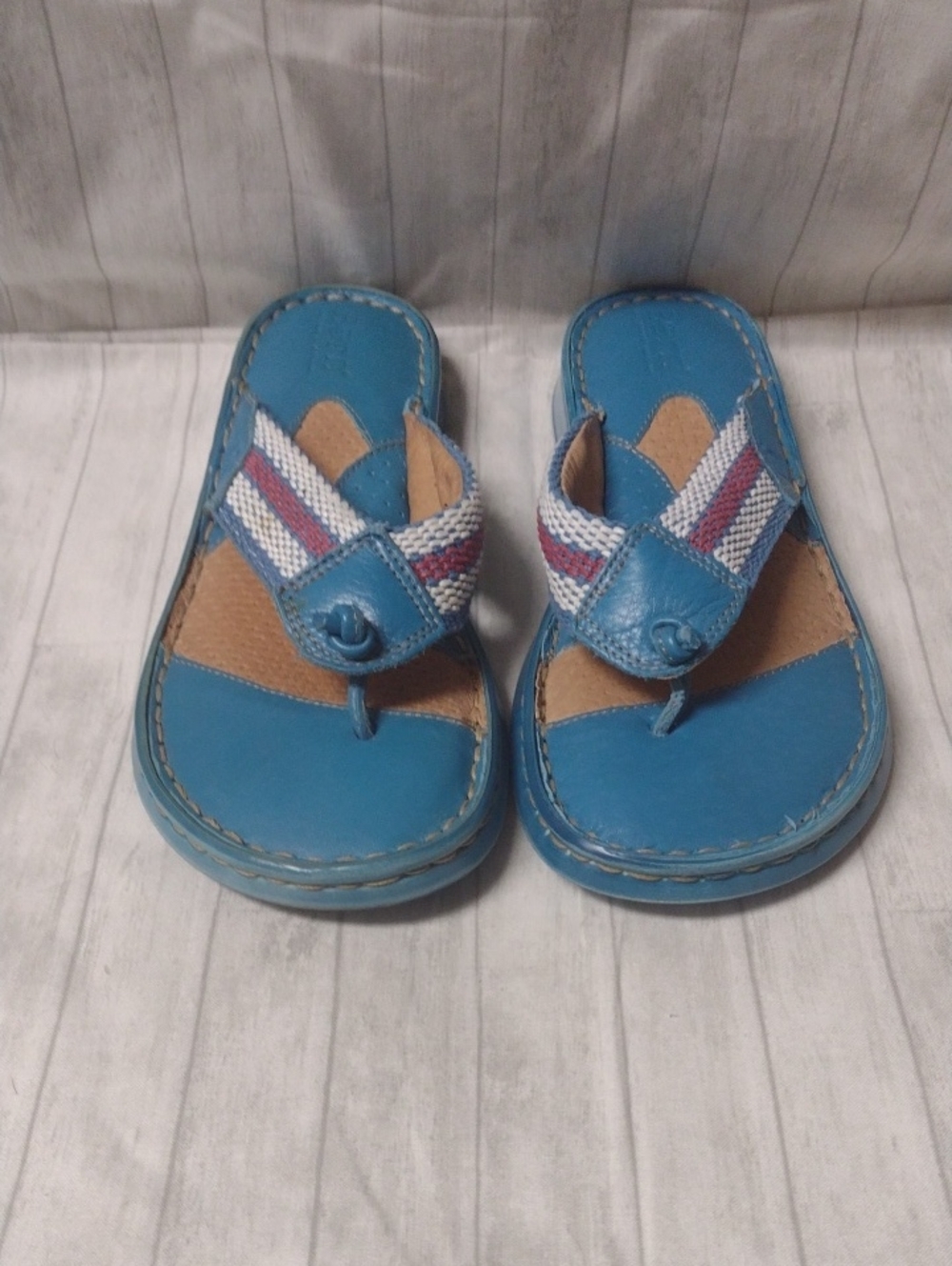Born Blue and Tan Leather Sandals (J1079)